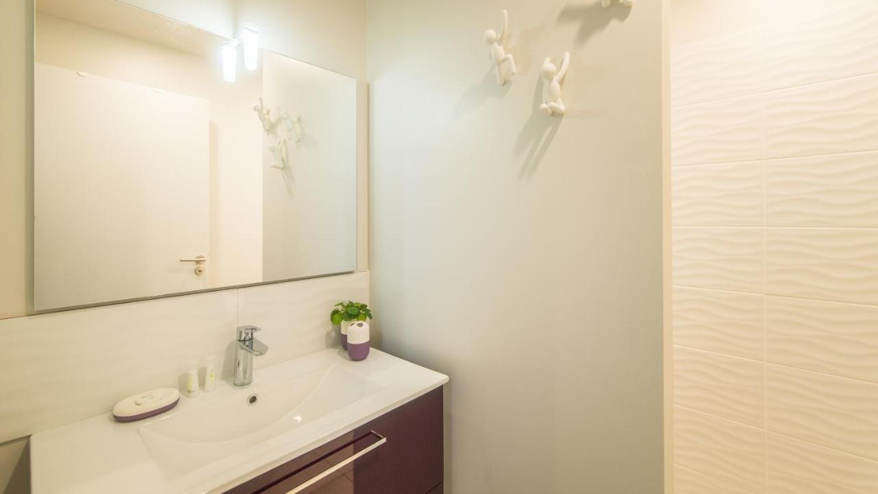 Apartmán Plein Sud Avec Jacuzzi Privatif Et Parking Prive Sarlat-la-Canéda Exteriér fotografie